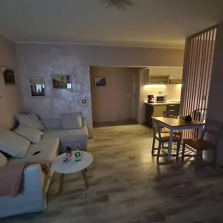 Lacroma Apartman