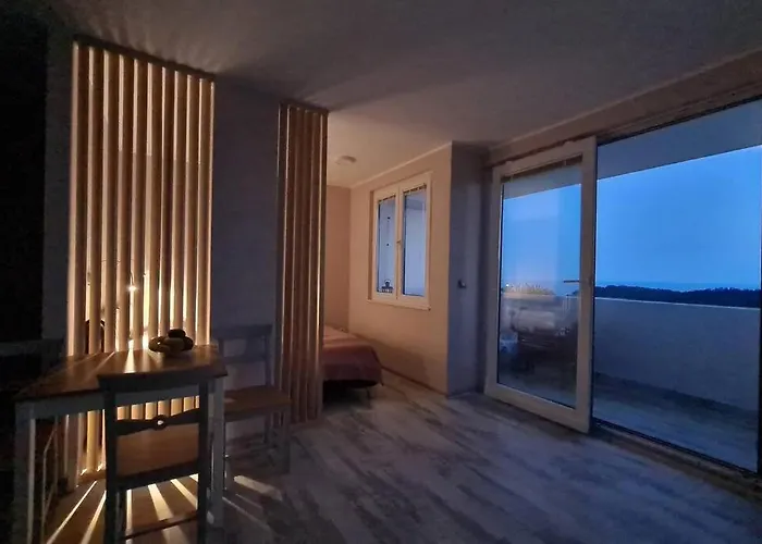 Lacroma Apartamento
